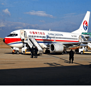 凤凰航空托运航空快运业稳步发展的原因是什么？